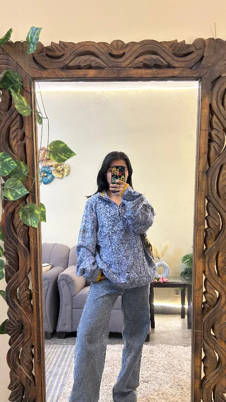 Holiday Sale Cute sweater M-L