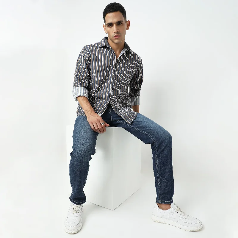 Discount Extravaganza Regular Fit Striped Shirt