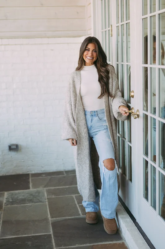 Steals and Deals Chunky Oversized Cardigan- Oatmeal