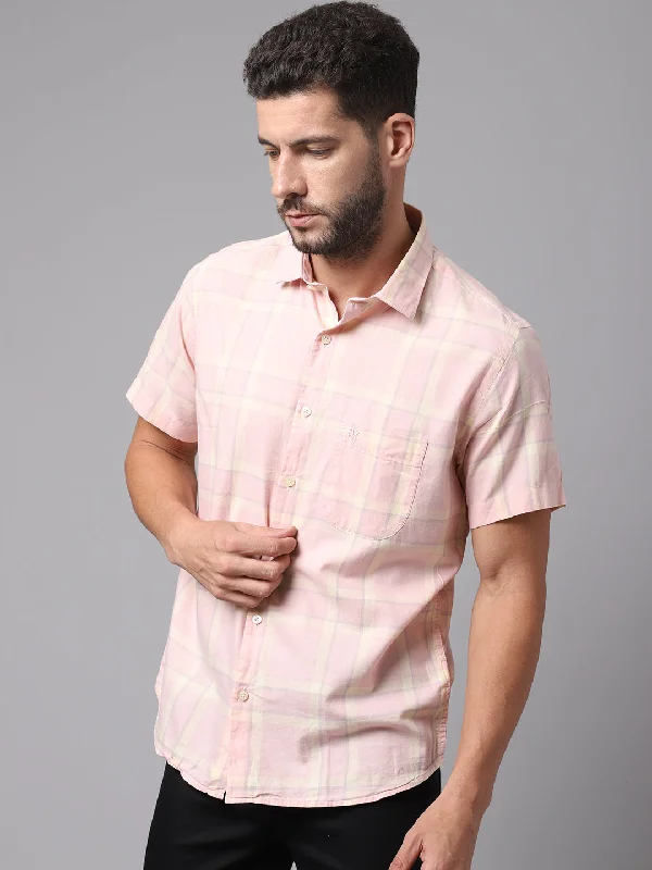 Weekend Specials to Grab Men's Light Pink Casual Big Checks Half Sleeve Shirt