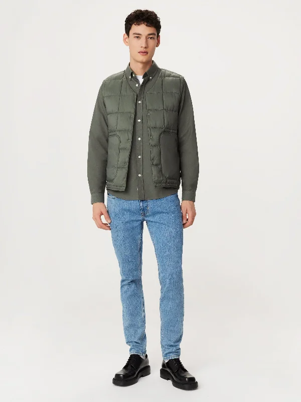 Quick Sale The Aero Quilted Vest in Boreal Green