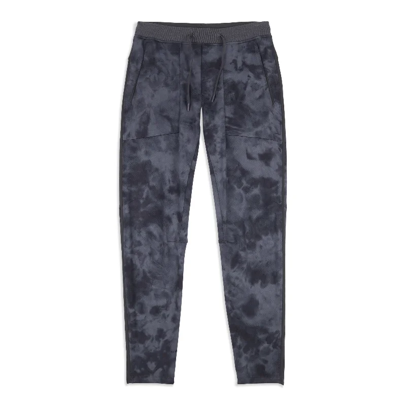 Value Deals Textured Tech Pant - Resale