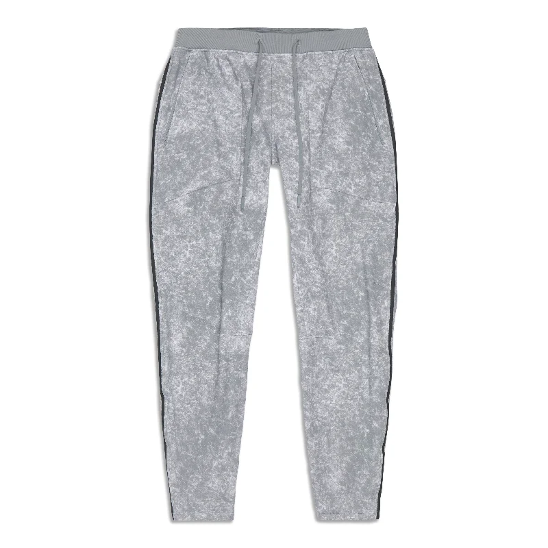 Hurry In Textured Tech Pant - Resale